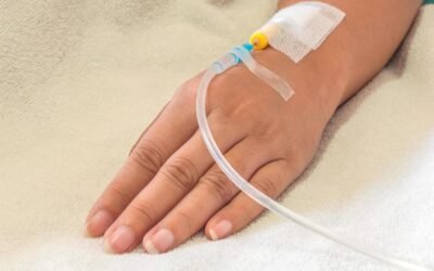 ¿Por qué me inyectaron Emend antes de la quimioterapia?